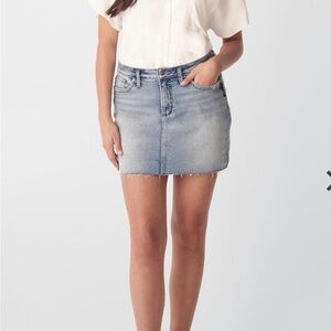 New with tags Silver Francy Mid Rise Denim Mini Skirt size W 4